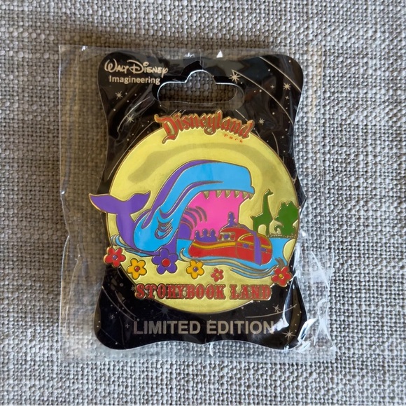 Brand New D23 Pin WDI Retro Monstro Storybook Land LE 300 Disneyland Park 2015 - Picture 3 of 7